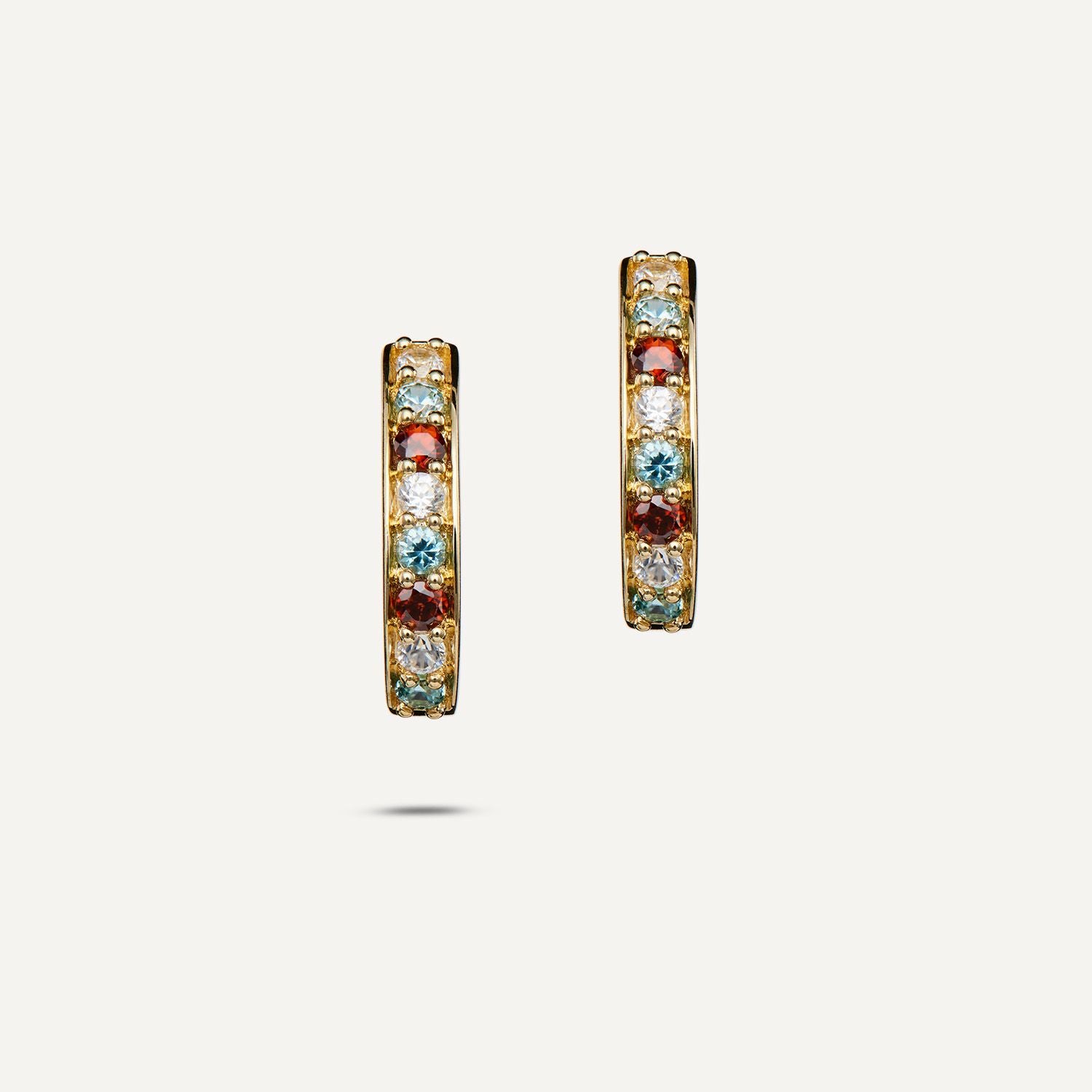 Creolen in Gelbgold besetzt mit weißen, blauen und roten Zirkonen;