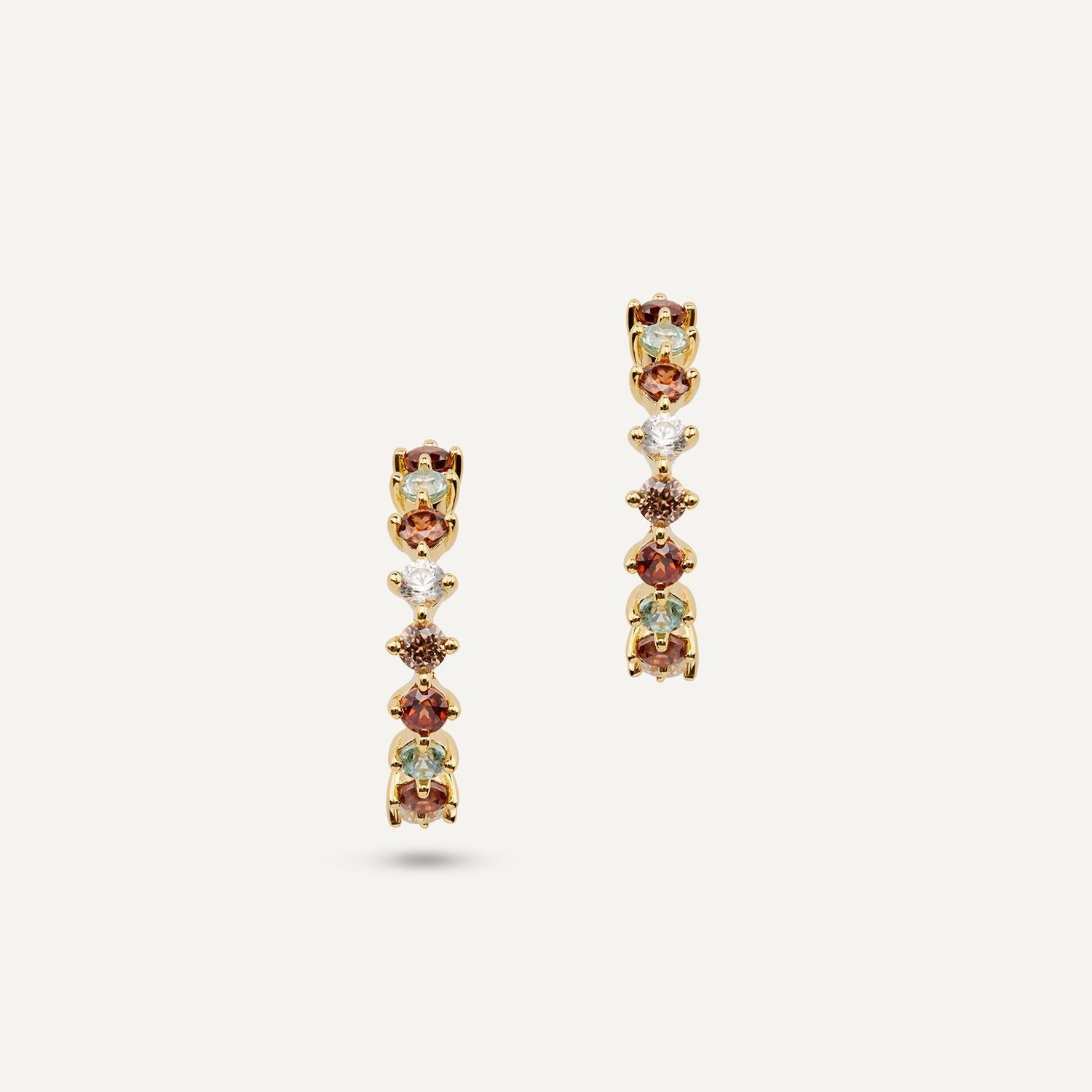 Goldene Halb-Creolen abwechselnd mit bunten Brillanten, einzeln abgesetzt, besetzt;