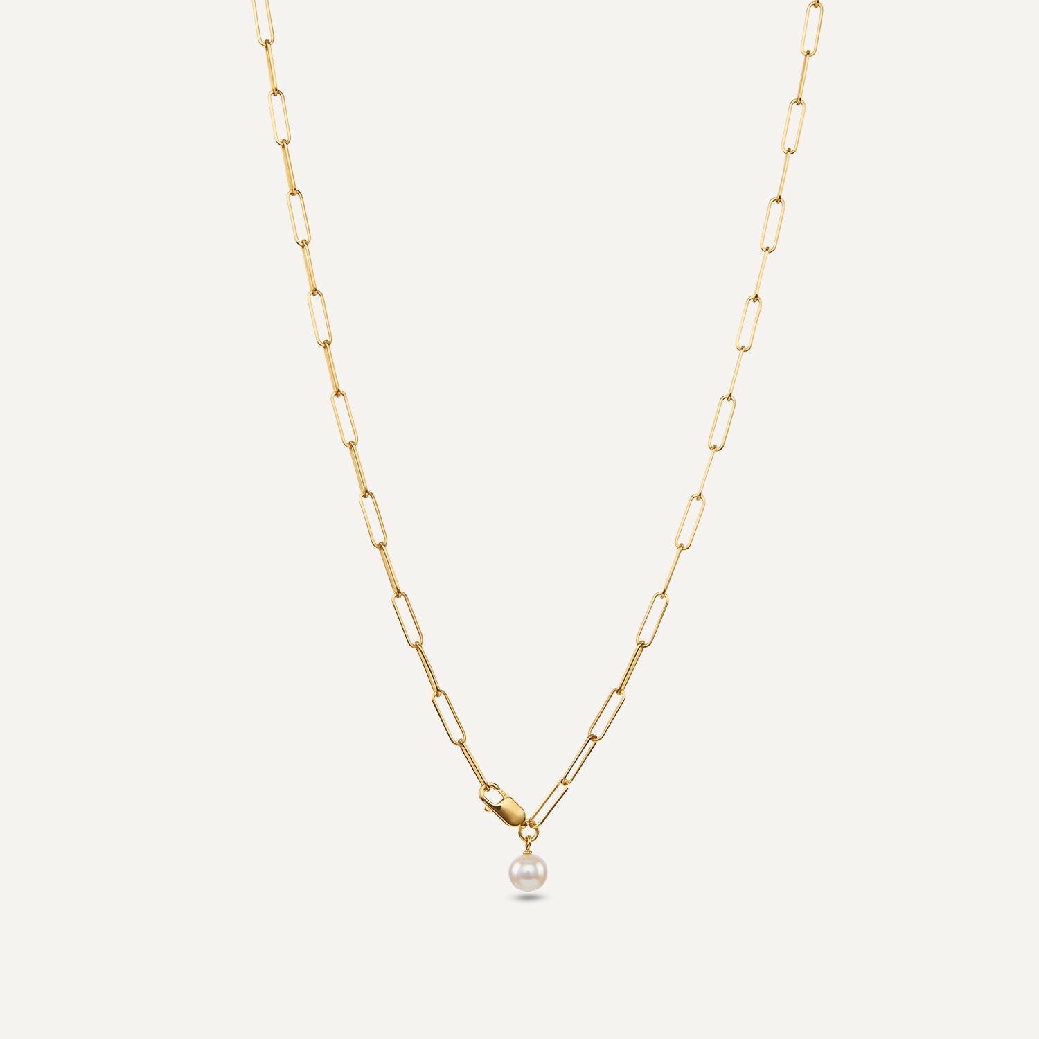 Goldene Gliederkette mit großen, feinen Gliedern und mit einer weißen Perle;