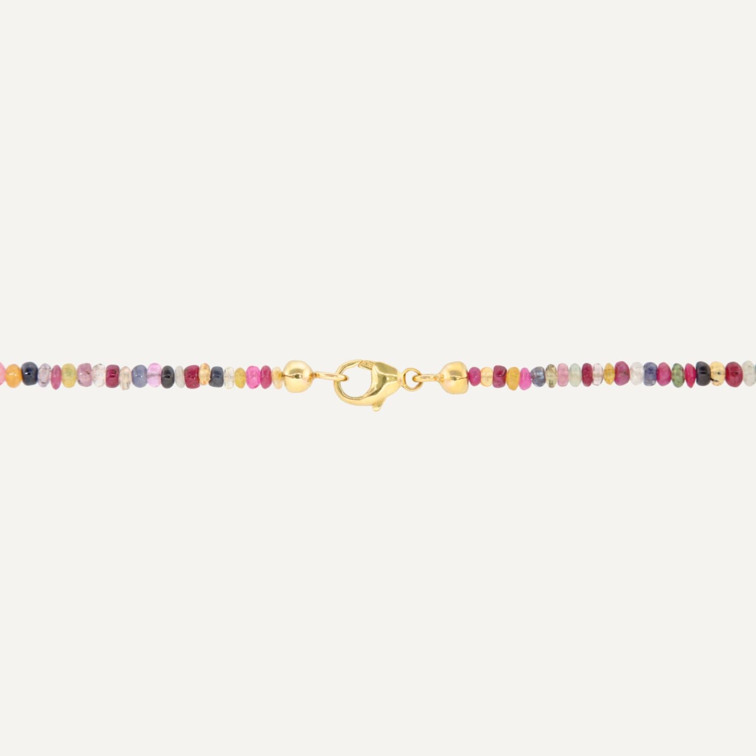 Ausschnitt des Colliers mit Karabiner-Verschluss in Gelbgold;
