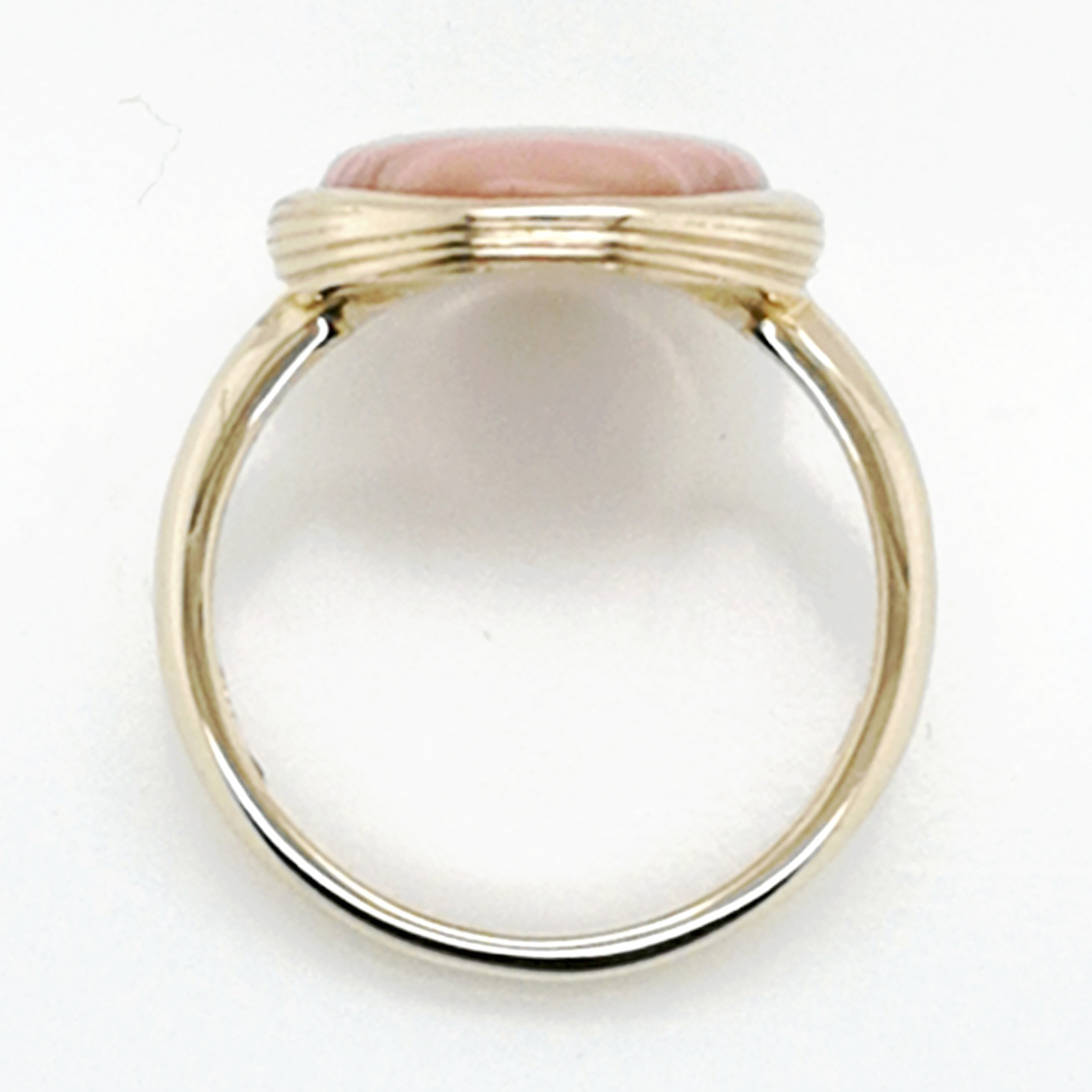 Salmon Opal, Cabochon, Australien ca. 5 ct Edelstein Ring Gelbgold 375/000 Sogni d´oro 