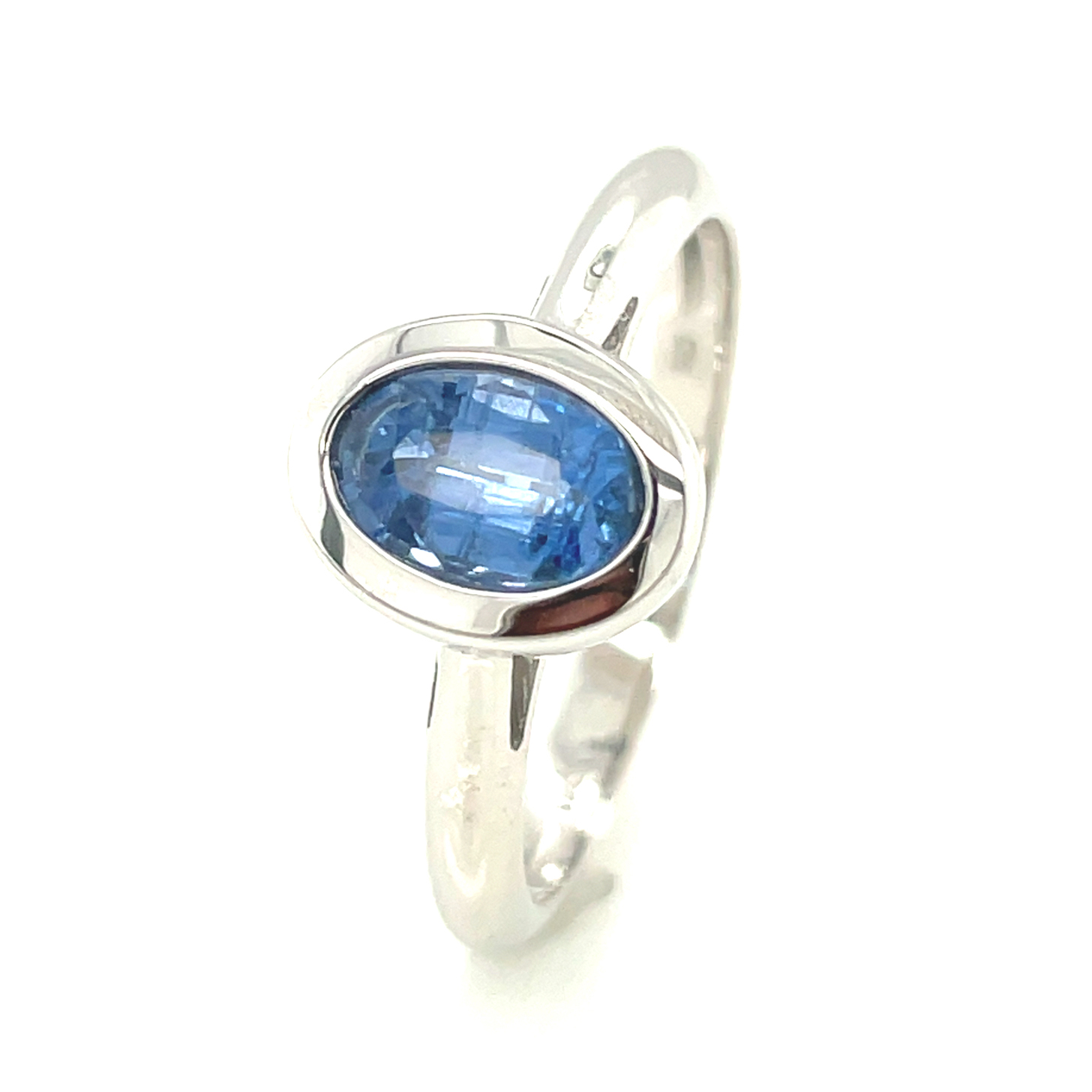 Nepal Kyanit, blau, oval facettiert, ca. 0,800 ct. Edelstein Ring Silber 925/000 Sogni d´oro Silberzeit