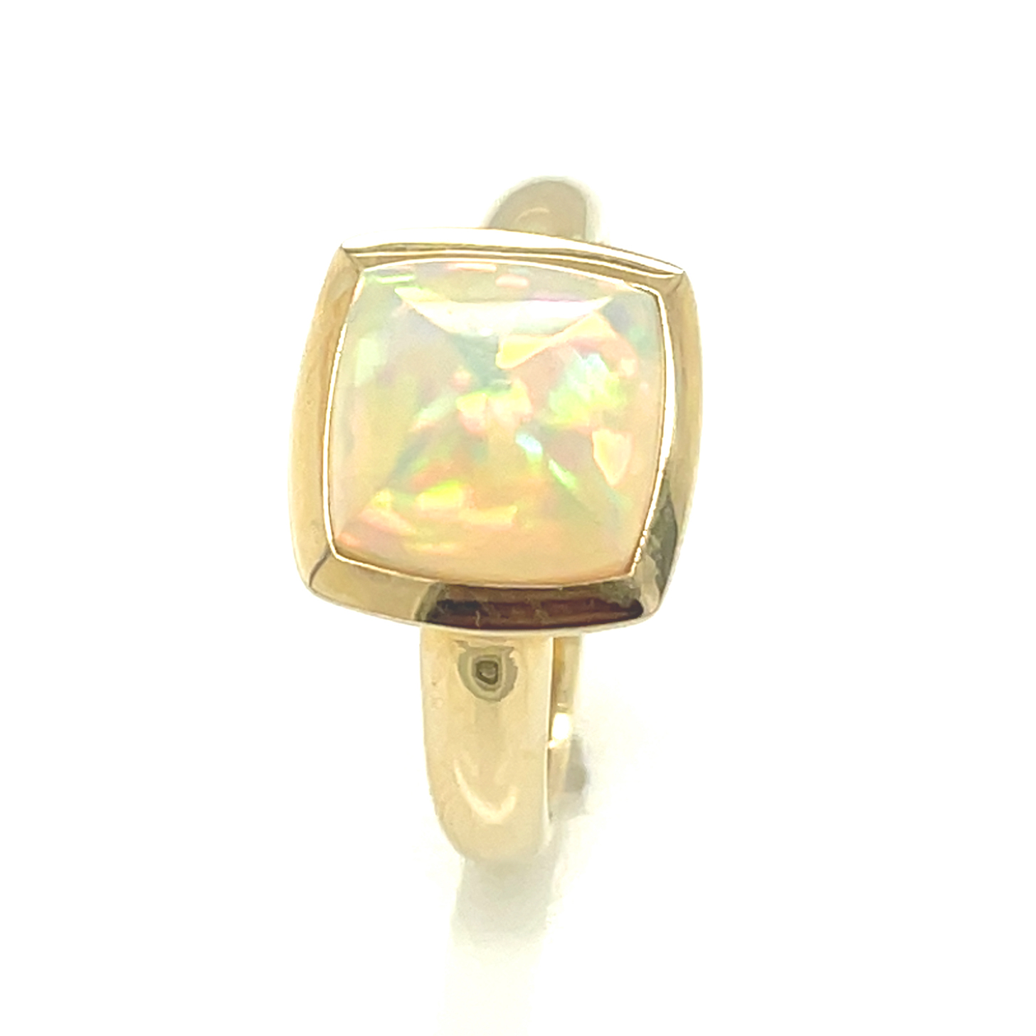 Kristallopal, weiß-opalisierend, antik Cabochon sugarloaf, ca. 2,2 ct. Edelstein Ring Gelbgold 375/000 Sogni d´oro Terra Opalis