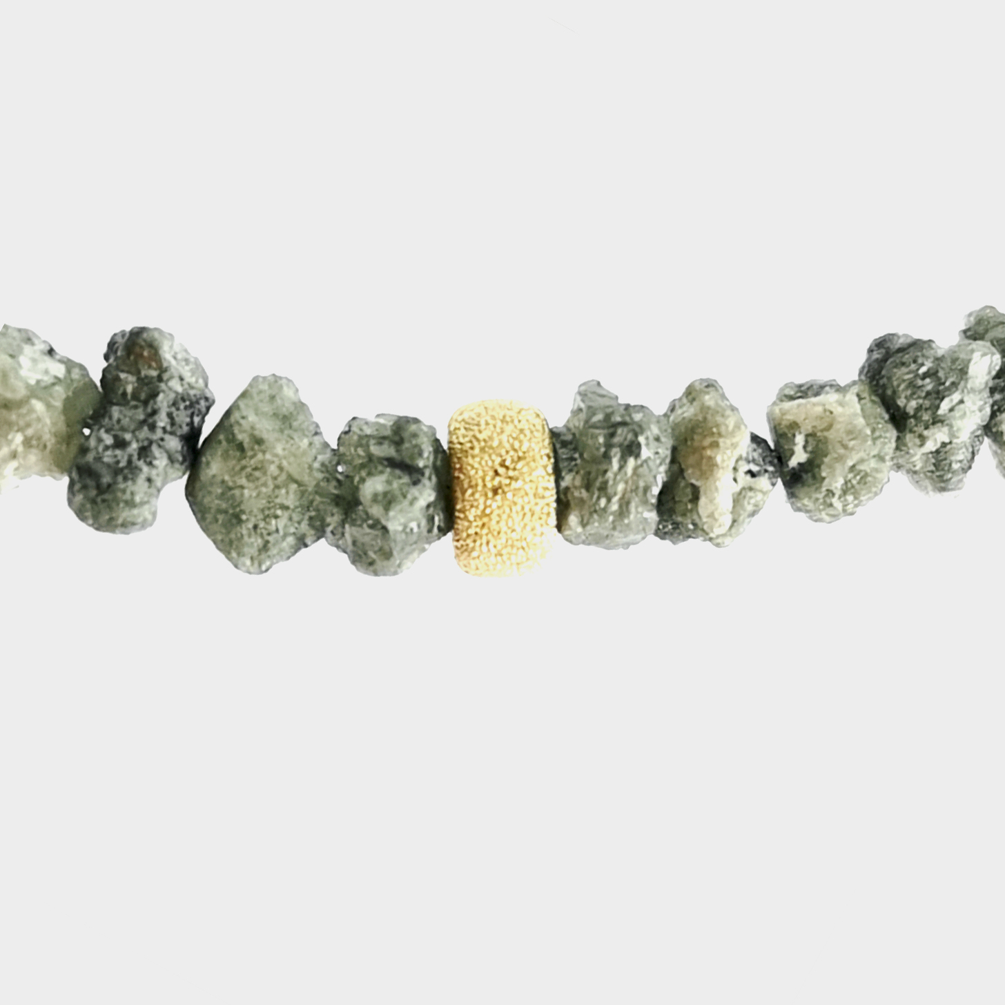 Collier mit Diamant, grau, Rohsteine, ca. 100 ct, ca. 45 cm, Edelstein echt, mit 4 Goldrondellen und Karabinerverschluss, 585 Gelbgold Sogni d´oro Facettenreich